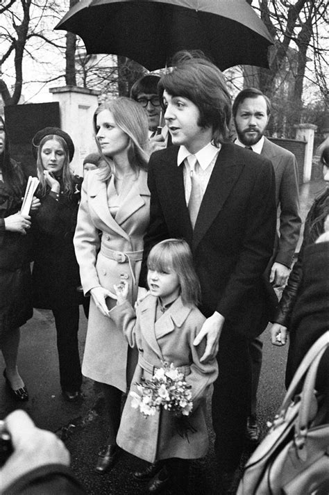 Behind Beatlemania: Intimate Photos of Paul McCartney | Linda eastman ...