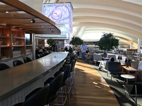 Review: Star Alliance Business Class Lounge Los Angeles International ...