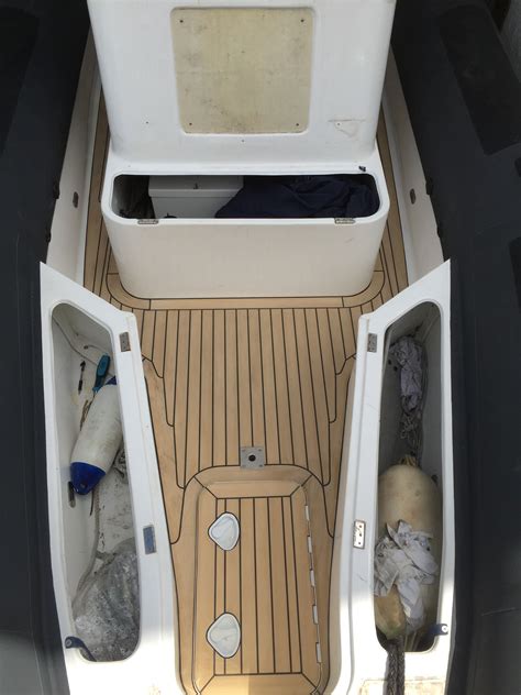 A Comprehensive Guide To Marine Vinyl Flooring For Boats - Flooring Designs