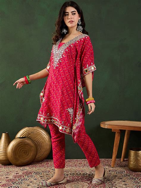 Kurta Set - Buy Stylish Kurta Sets for Women Online in India – Bunaaiwalaa