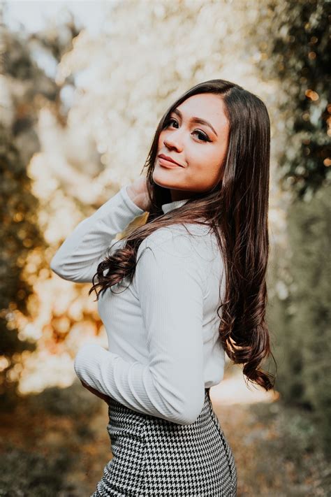 Senior Picture Ideas and Tips to Inspire Your Next Session - Adorama