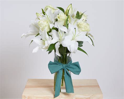 Luxury Scented White Rose & Lilies