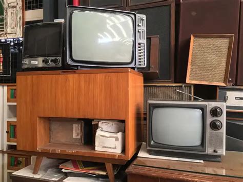 Telegram, Symbian Phones, DVD Players & Other Tech That Became Obsolete ...