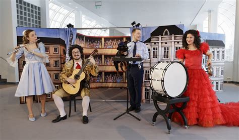 Child Opera Performances 的图像结果