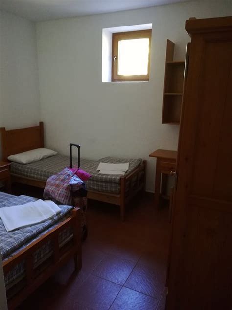 ALBERGUE JUVENIL LOS BATANES (Rascafria) - Hostel Reviews & Photos ...