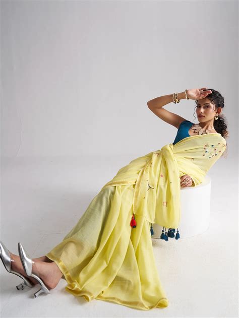Shop Yellow Viscose Mul Thread work sarees | Dungrani