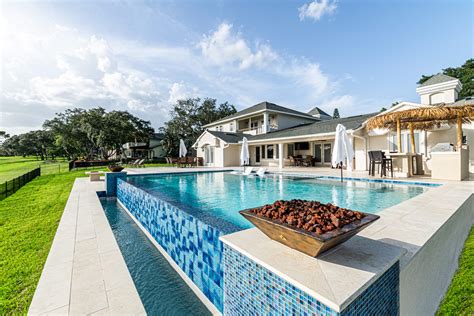 Adding an Infinity Edge On a Pool 的图像结果