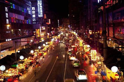 贵阳市中心最繁华夜市，夜生活的高峰期陕西路的烧烤味飘到家里_腾讯新闻