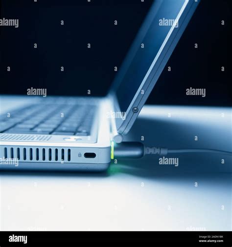 Computer Keyboard Side View 的图像结果