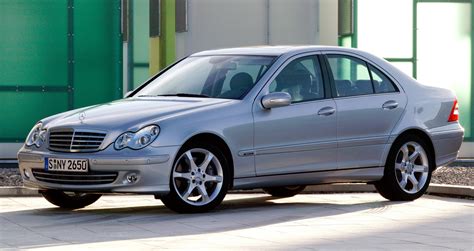 Mercedes-Benz C-Class (2000-2007) характеристики и цены, фотографии и обзор