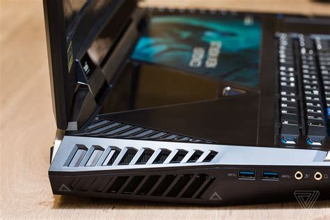 Biggest Laptop in the World 的图像结果