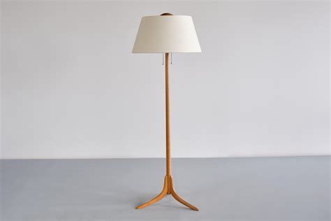 Swedish Modern Three Legged Floor Lamp in Oak, Svensk Hemslöjd, 1950s ...