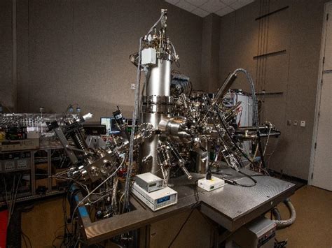 Low-Temperature Scanning Probe Microscopy (LT-SPM) | PNNL