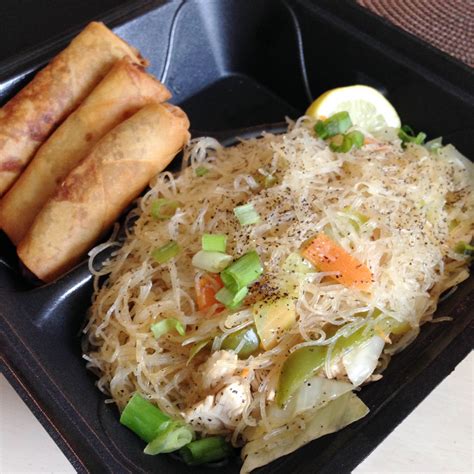 Lumpia And Pancit