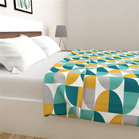Buy Everyday Essentials Geometric Print Double Blanket - 2.00 m x 2.20 ...