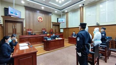 北京两男子在一建考试中组织作弊被判刑，法庭上哽咽大哭 - 哔哩哔哩