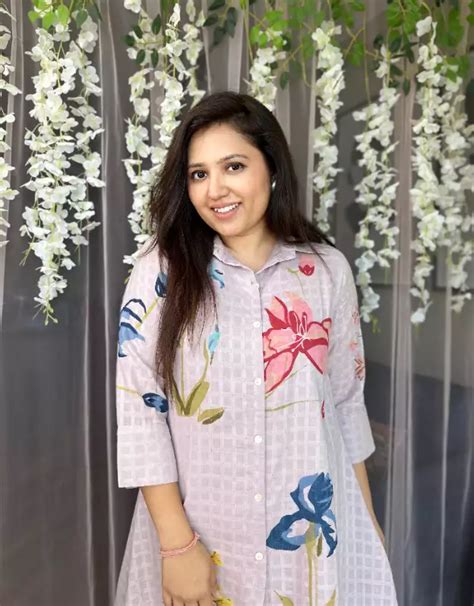 Henna Holi special offwhite jacquard cotton pair