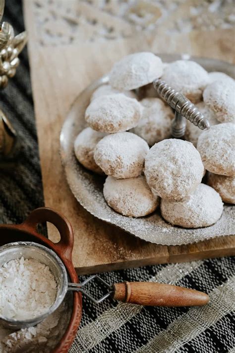 Polvorones Cookies (Mexican Wedding Cookies) - Muy Bueno