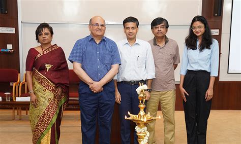 IIM Bangalore welcomes 29 students to its PhD programme with 12 women ...