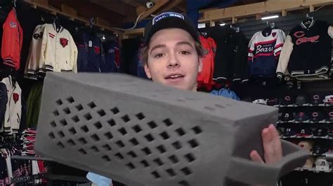 Bears merch flying off shelves | ChicagoNOW | FOX 32 Chicago