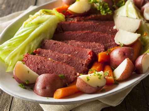 How Long To Cook Corned Beef: Temperature, Time, Methods