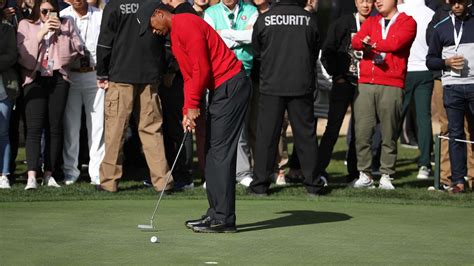 Tiger Woods Putting