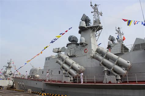«ВМС Вьетнама получили четвёртую пару ракетных катеров «Молния» проекта ...