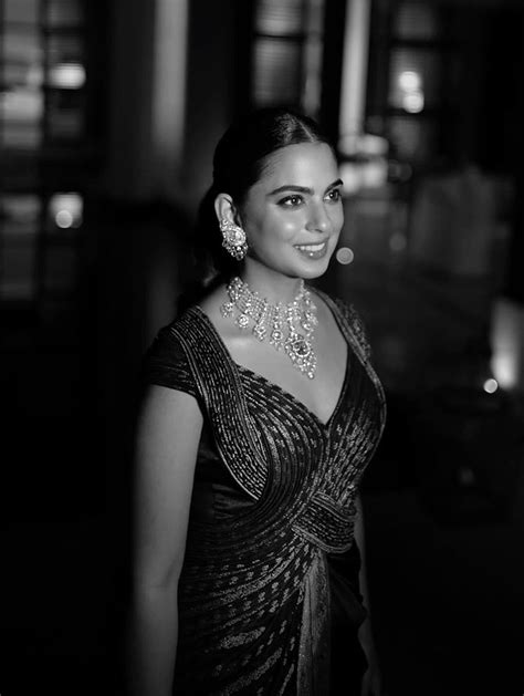 Isha Ambani in Vintage Banarsi Corded Draped Saree – Amit Aggarwal