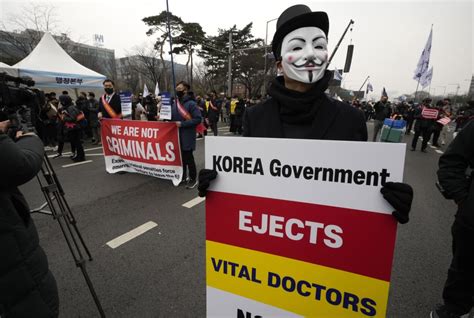 南韩医生罢工︱政府展开吊销7000医生执照程序 将着手处罚行动核心人员 | 星岛加拿大都市网 多伦多