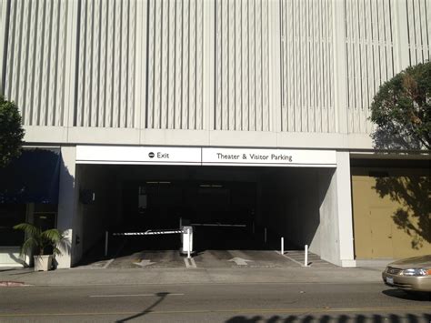 9100 Wilshire Blvd Garage - Parking in Beverly Hills | ParkMe