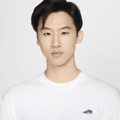 Nike Sportswear Men's T-Shirt. Nike IN