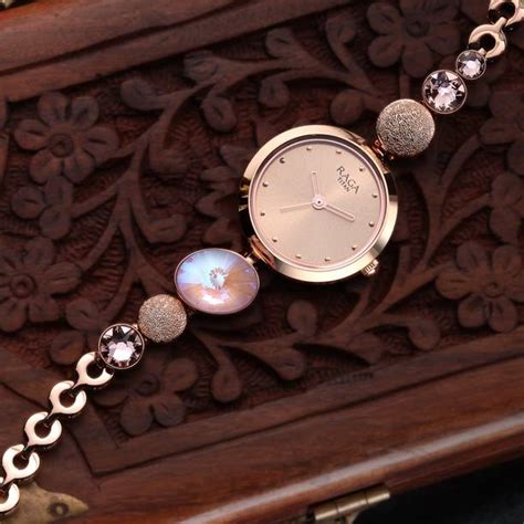 Titan Watches For Ladies - Buy Titan Watches For Ladies online at Best ...