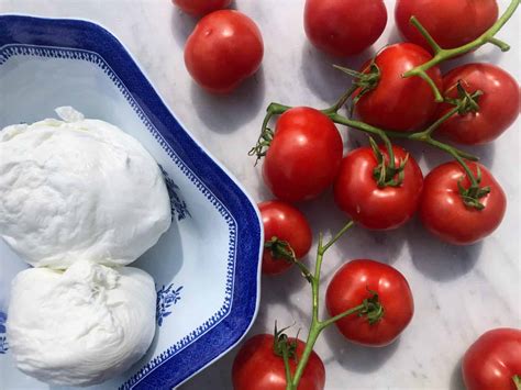 How Do Italians Eat Pizza? - Answers From A Large Italian Family ...