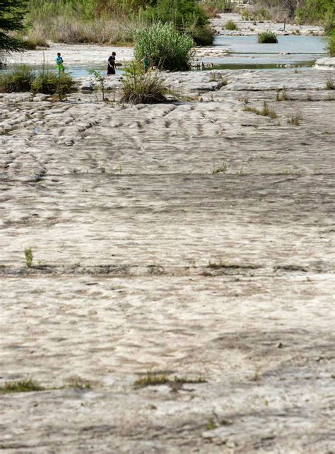 Frio River flow drops to zero as drought continues