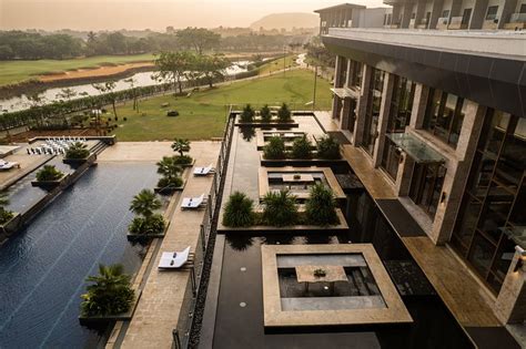 JW Marriott Bengaluru Prestige Golfshire Resort & Spa Pool: Pictures ...