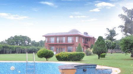 Book / Rent Farmhouse for Pool-party in Gurgaon