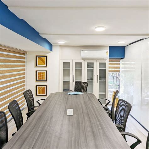 A Modern Medicine Office: Minimalist Design, Maximum Impact