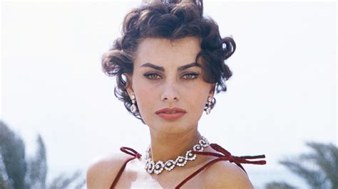 Sophia Loren Topless Pics