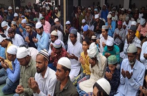 Eid-Ul-Azha: रेवाड़ी में भी मनाया गया ईद उल अजहा का पर्व, समाज के लोगों ...