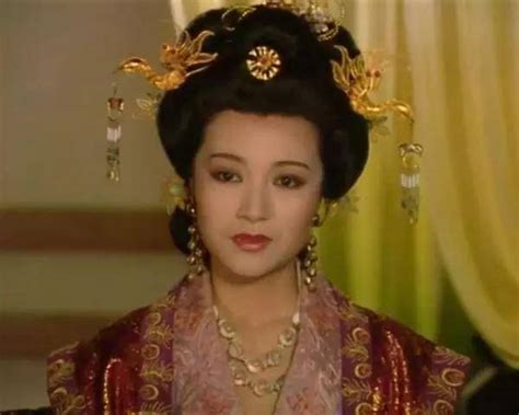 大唐盛世下的美女是什么样子的，看刘晓庆版的 就知道了_电视剧