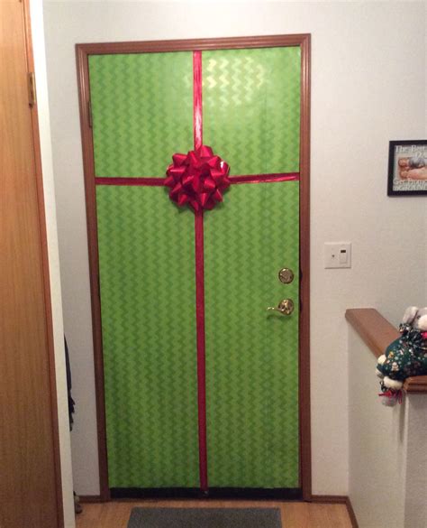 Pin by Maddy Albrecht on craft ideas | Diy christmas door, Christmas ...