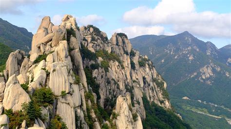 Mountain Ulsanbawi Rock in Seoraksan National Park in Sokcho, Gangwon ...