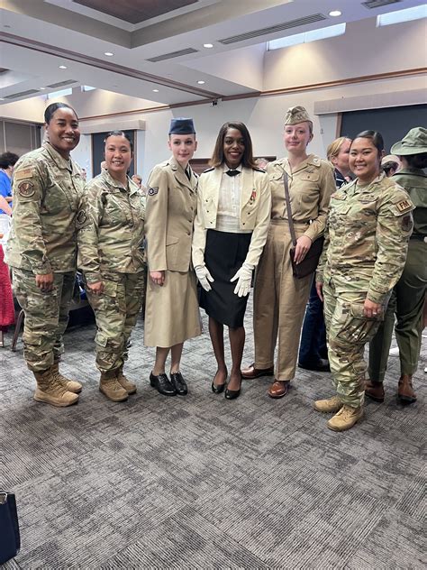 Air Force Women Bed 的图像结果