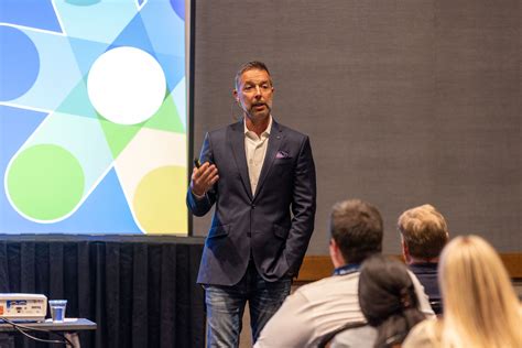 Insurance Sales Lab 的图像结果