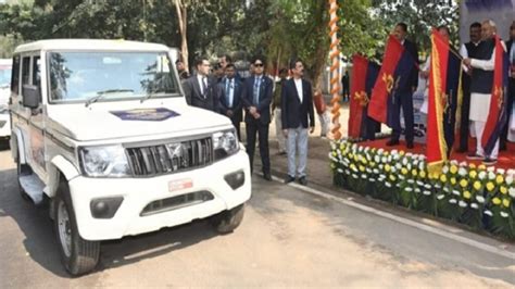 CM Nitish Kumar Adds 383 Mahindra Bolero SUVs to Bihar Police Fleet ...