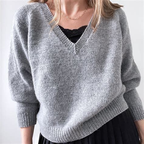 Basic V-neck Pullover Knitting Pattern | 4 Patterns in 1 | Intermediate ...