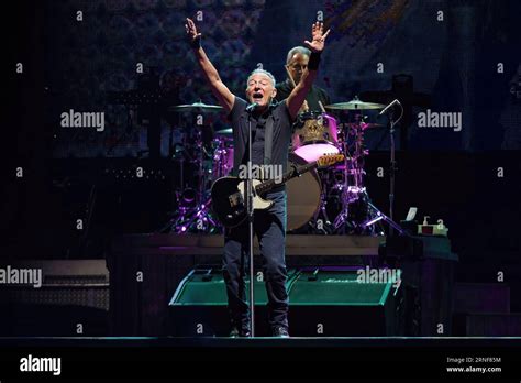 Image result for Bruce Springsteen MetLife Stadium