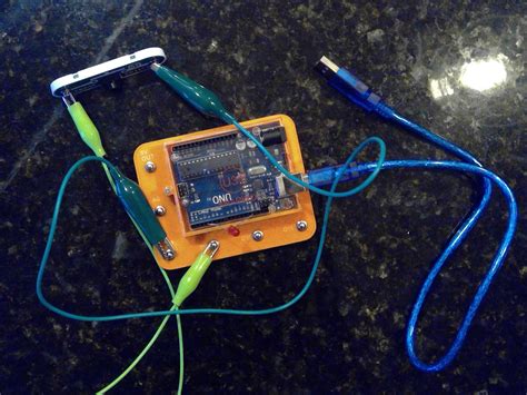 Button and LED Arduino 的图像结果