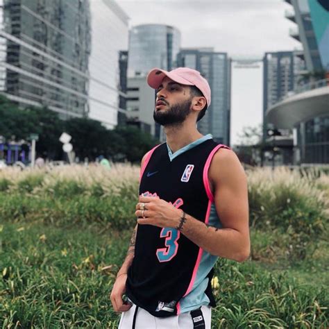 BUBBLEGUM (PART. ZARAMAY) - Blunted Vato - LETRAS.COM