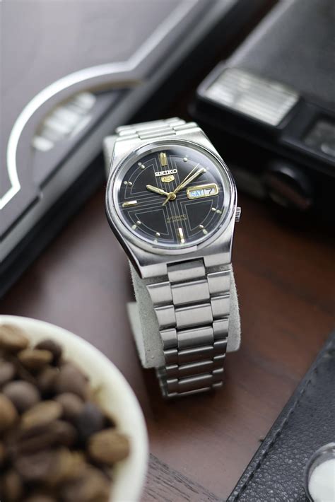 Watchtopia ₹6,700.00 Default Title watchtopia.in 1997 Seiko 5 Navy Blue ...